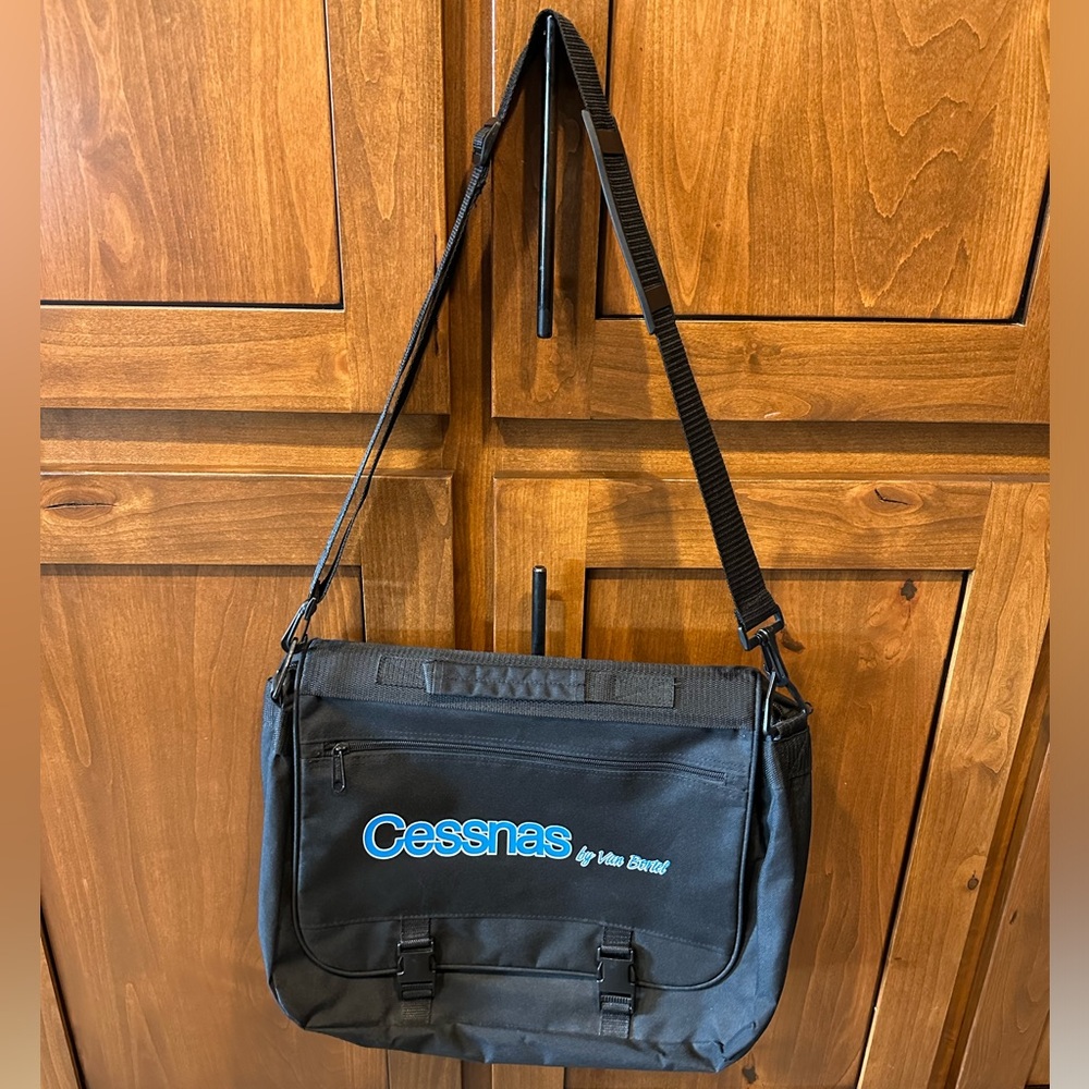 Cessnas by Van Bortel Flight Bag